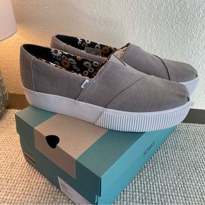 Womens Toms platform